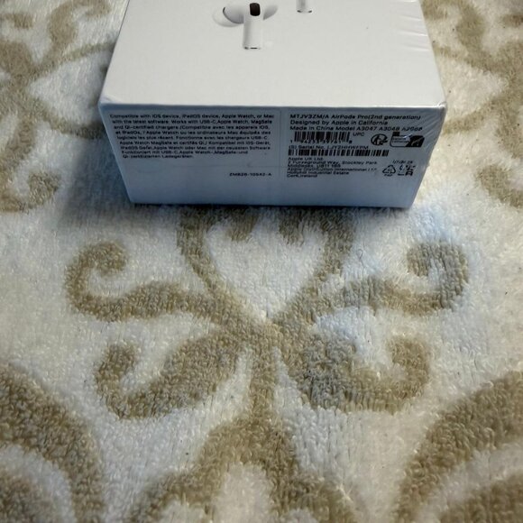 *BEST OFFER* Airpods Pro 2nd Gen - Picture 5 of 5